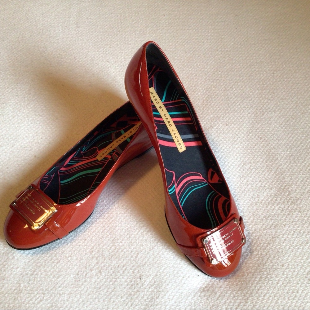 NIB Marc Jacobs red patent leather wedge closed toe shoe 38 & 39